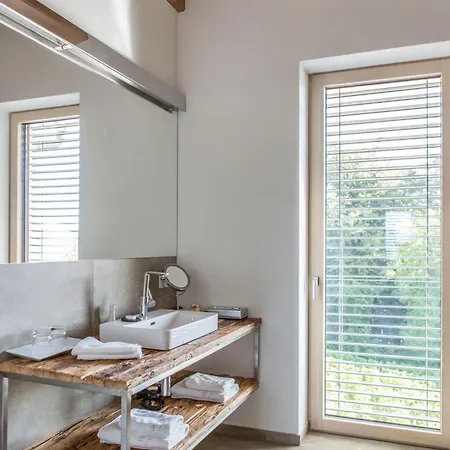 לינה וארוחת בוקר Winzarei Ciringa Stampfer 4*