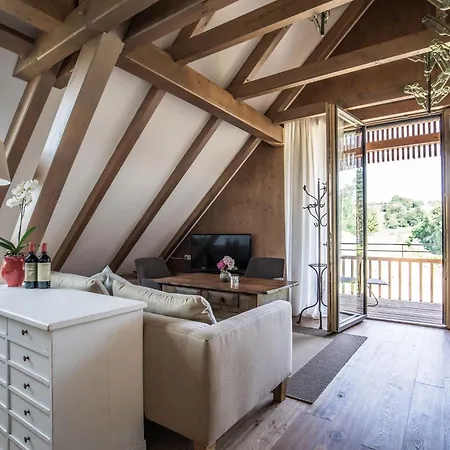 לינה וארוחת בוקר Winzarei Ciringa Stampfer 4*