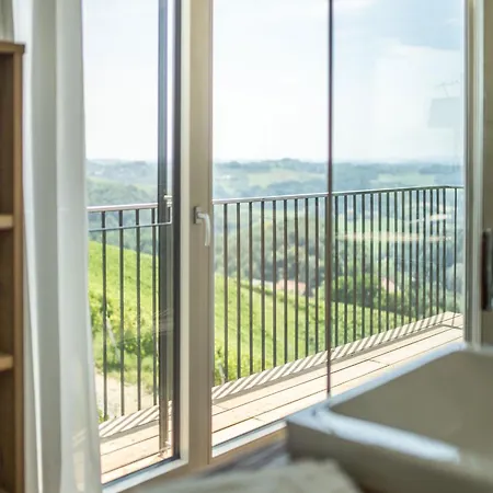 Winzarei Ciringa Stampfer Bed & Breakfast 4*